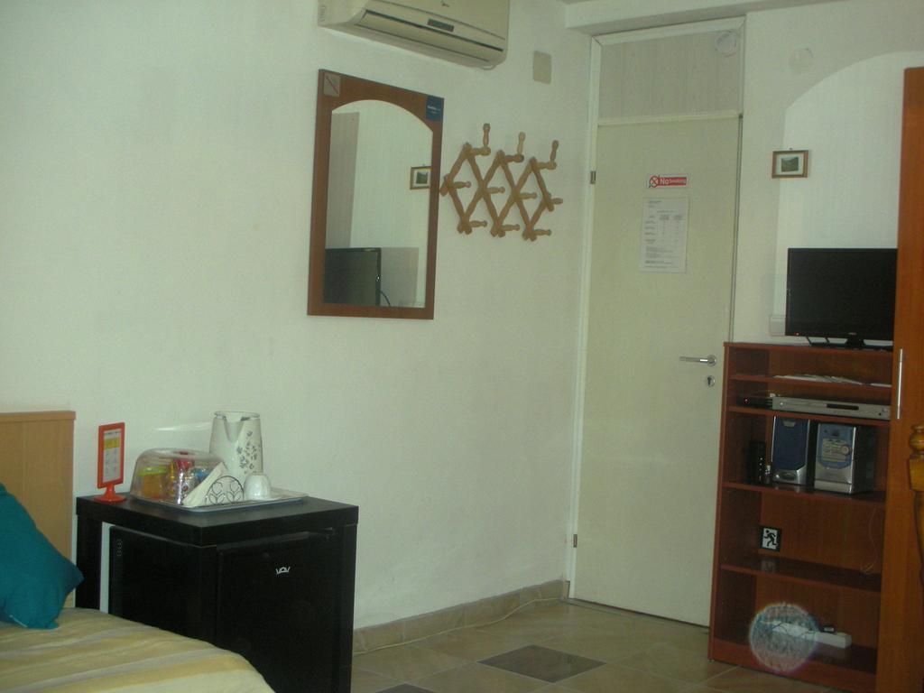 Rooms Aeroport Velika Gorica Bagian luar foto
