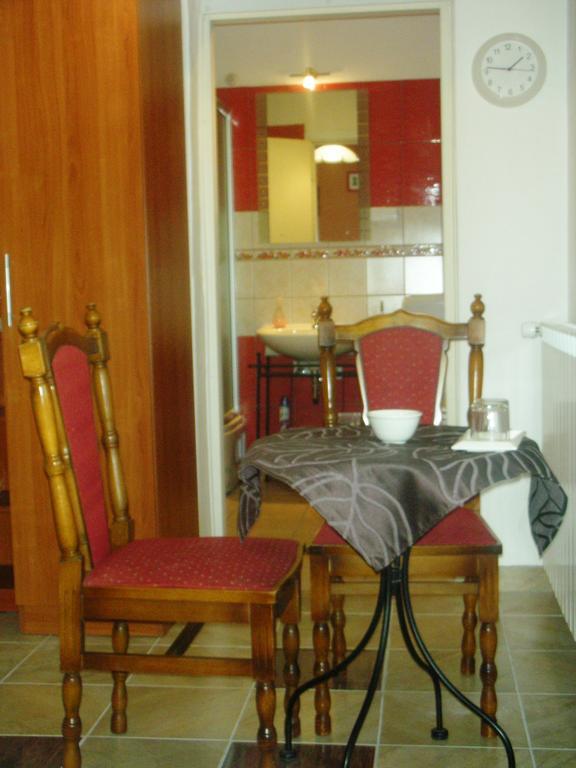 Rooms Aeroport Velika Gorica Bagian luar foto