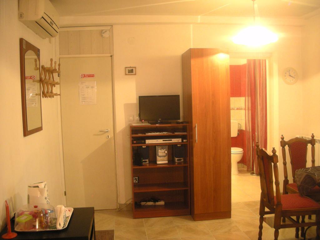 Rooms Aeroport Velika Gorica Bagian luar foto