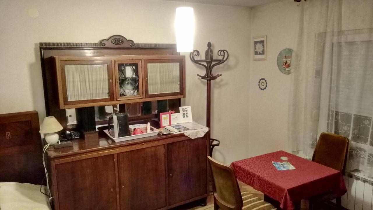 Rooms Aeroport Velika Gorica Bagian luar foto
